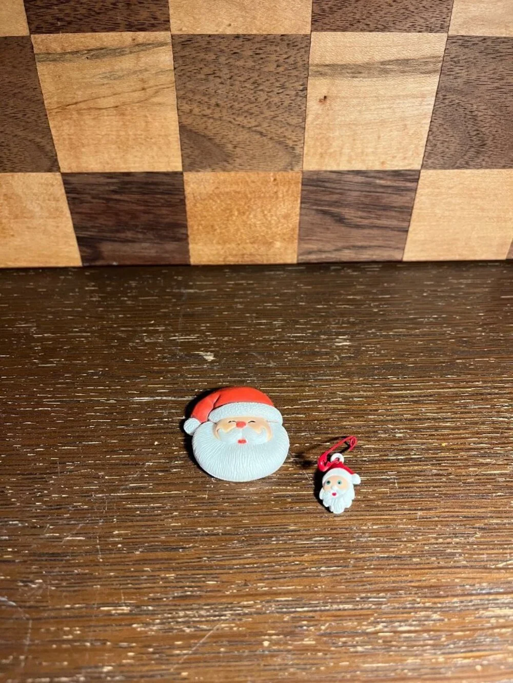 Hallmark Santa Magnet and Mini Santa Pin A564